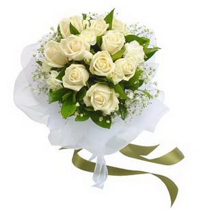  Tekirdağ İnternetten çiçek siparişi  11 adet benbeyaz güllerden buket