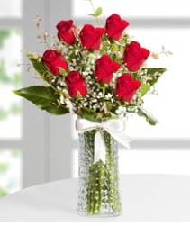 7 Adet vazoda kırmızı gül sevgiliye özel  Tekirdağ çiçekçiler 