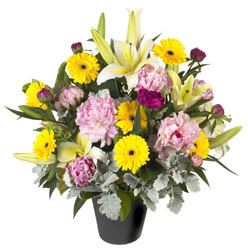 karisik mevsim çiçeklerinden vazo tanzimi  Tekirdağ anneler günü çiçek yolla 