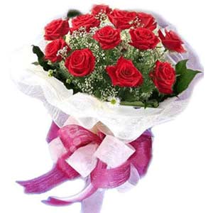  Tekirdağ ucuz çiçek gönder  11 adet kırmızı güllerden buket modeli